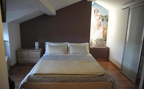 La Casa Del Poeta Dell'etna